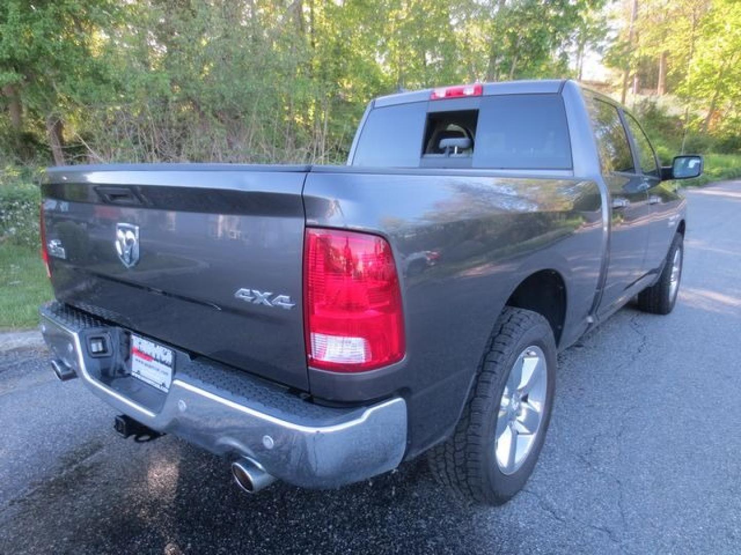 2016 Gray /Gray RAM 1500 Big Horn Crew Cab LWB 4WD (1C6RR7TT5GS) with an 5.7L V8 OHV 16V engine, Automatic transmission, located at 270 US Route 6, Mahopac, NY, 10541, (845) 621-0895, 41.349022, -73.755280 - Photo#3